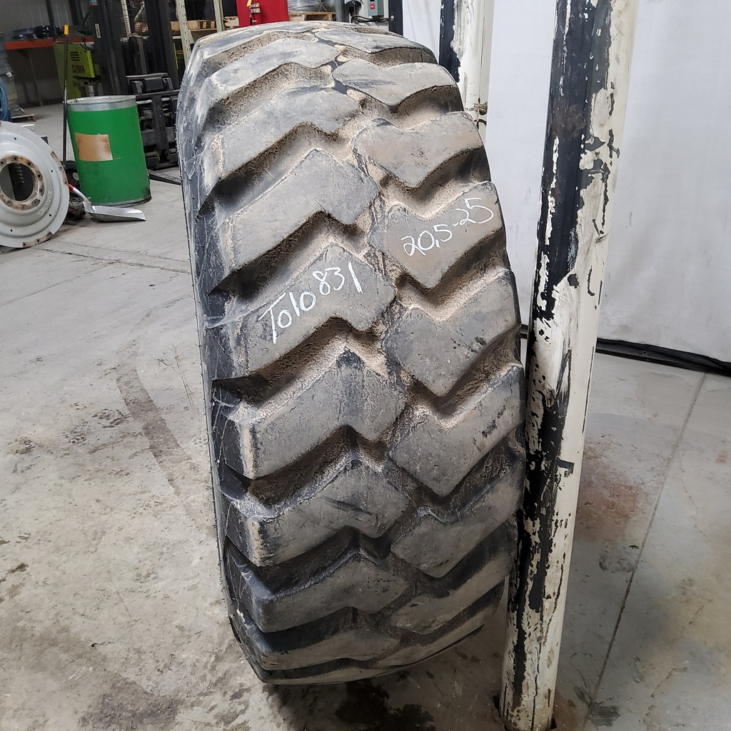 20.5/-25 Firestone Super Rock Grip E-3/L-3, H (16 Ply) 80%