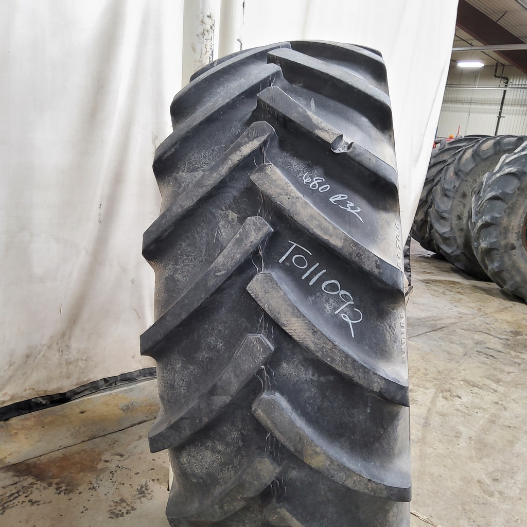 680/85R32 Continental AC70G Contract R-1 178 A8 85%