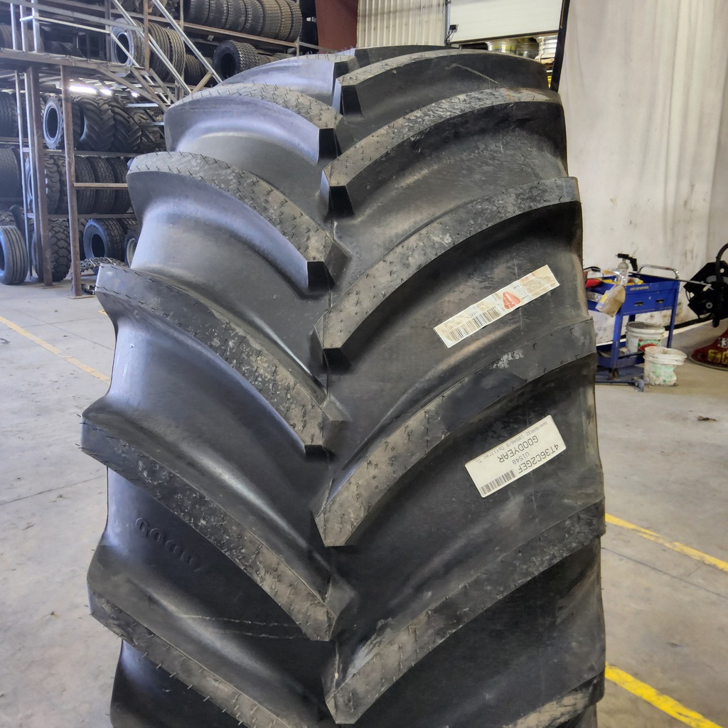 900/60R32 Goodyear Farm DT830 Optitrac R-1W 185B