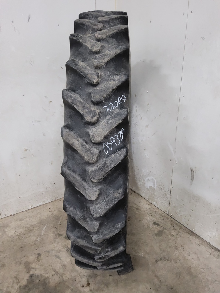 320/90R50 Titan Farm TT49V Radial R-1W 156B