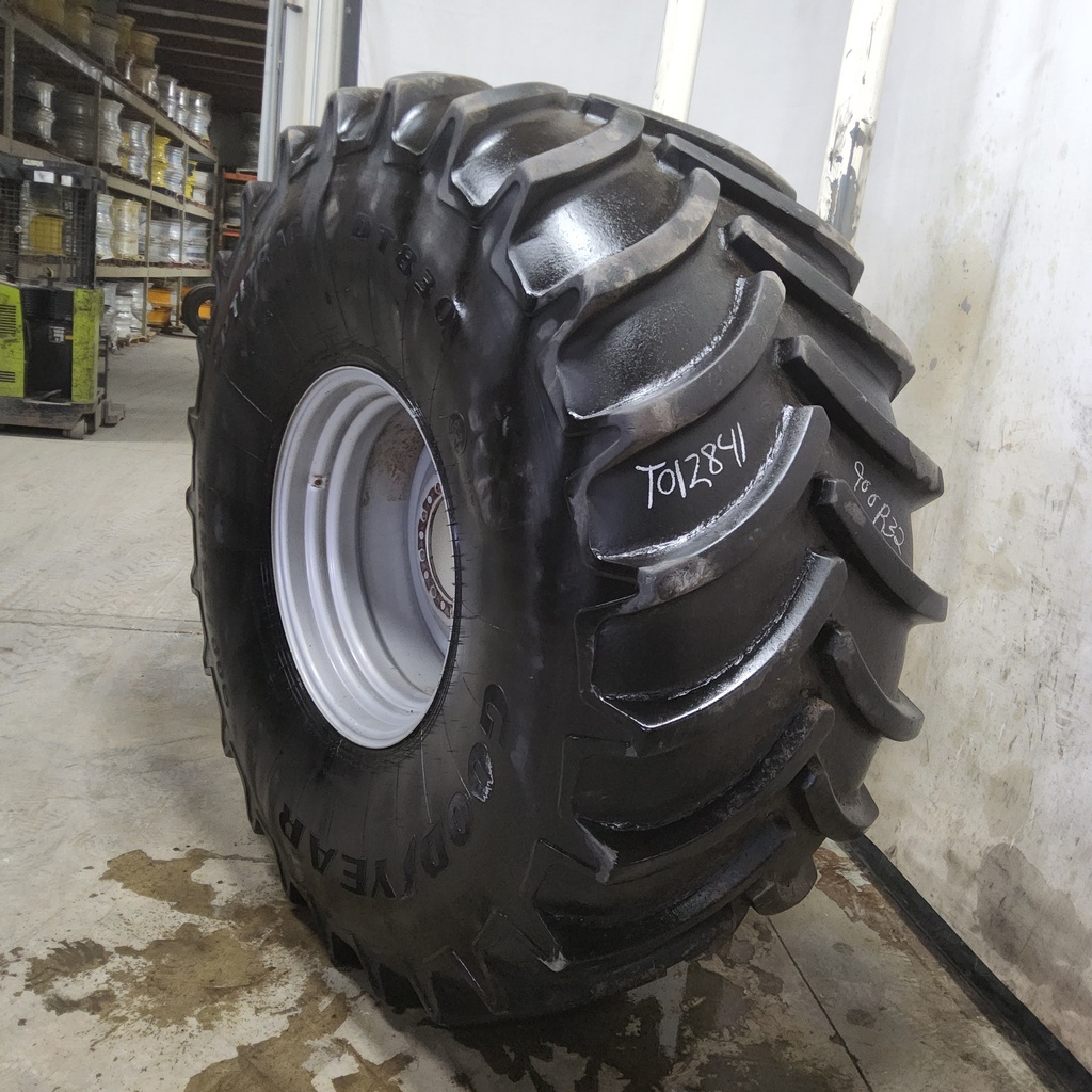 900/75R32 Goodyear Farm DT830 Optitrac R-1W 184A8/B 80%