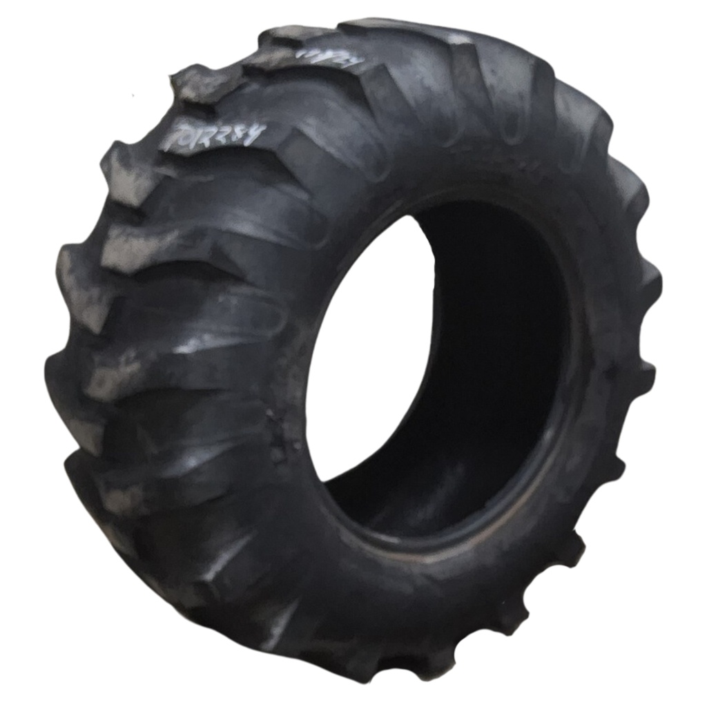 17.5/L-24 Titan Farm Industrial Tractor Lug R-4 , C (6 Ply) 85%