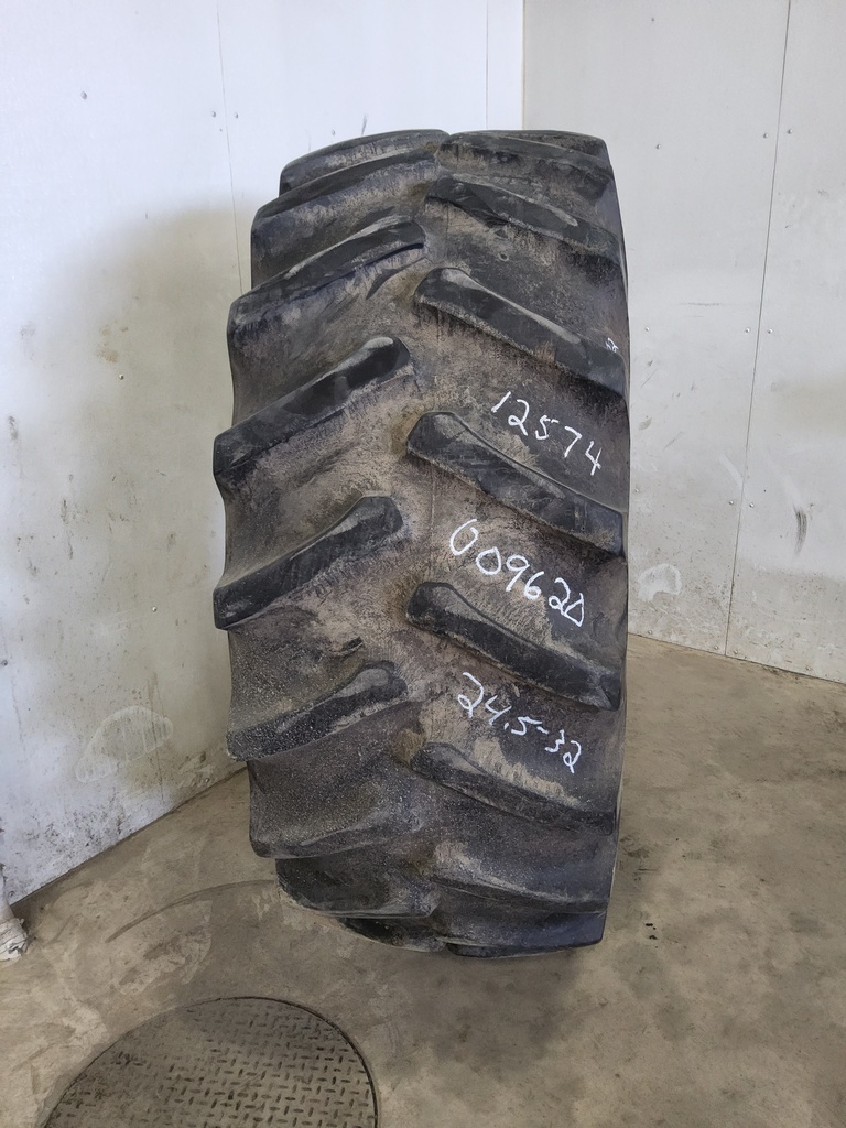 24.5/-32 Firestone Super All Traction 23 R-1 , F (12 Ply) 65%