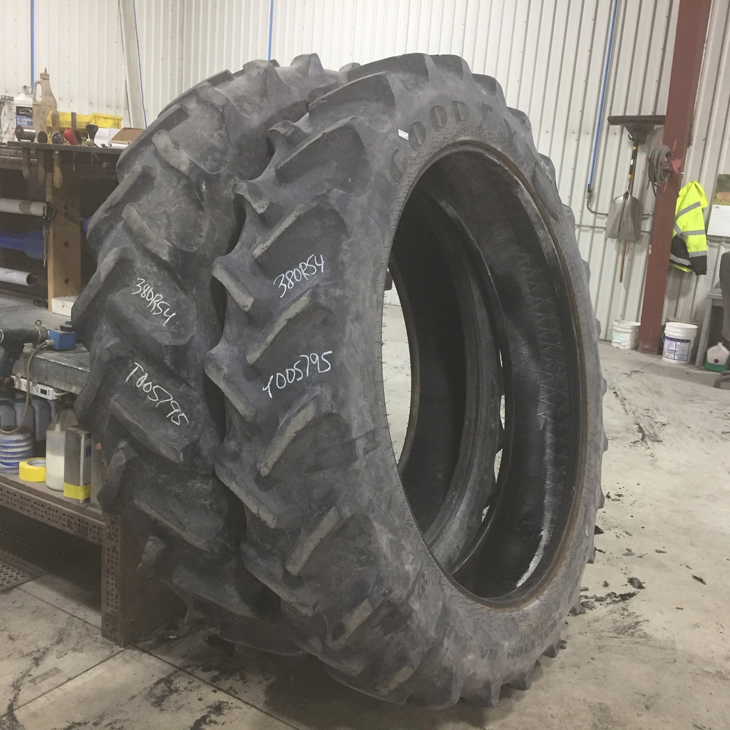 380/90R54 Goodyear Farm DT800 Super Traction R-1W 152 B 60%