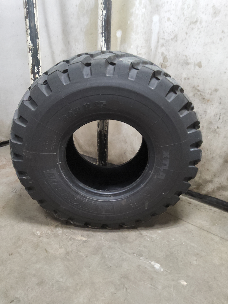 20.5/R25 Michelin XTLA G-2/L-2 1* 99%