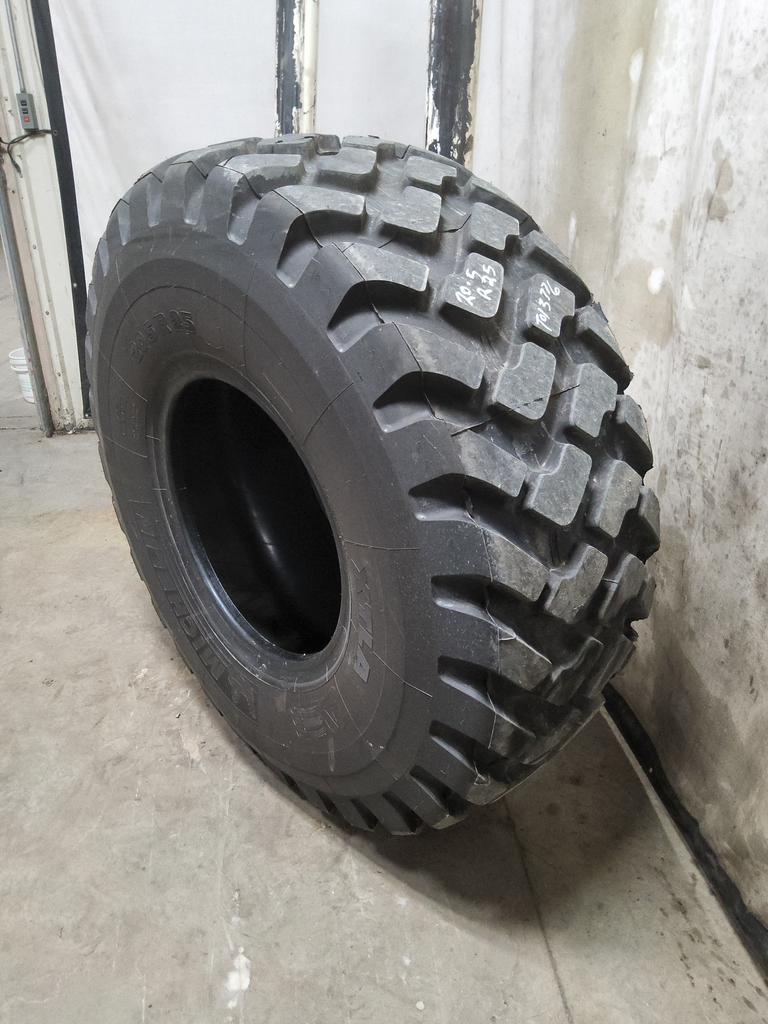 20.5/R25 Michelin XTLA G-2/L-2 1* 99%