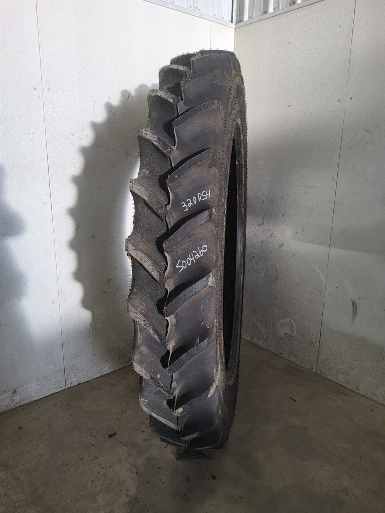 320/105R54 Goodyear Farm DT800 Super Traction R-1W 166B 99%