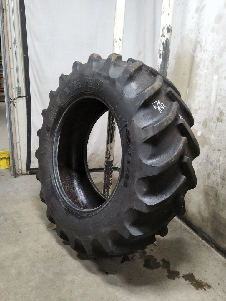 620/70R42 Goodyear Farm DT820 HD Super Traction R-1W 166B 85%