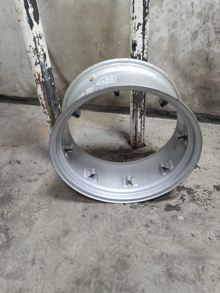 13"W x 28"D, Case IH Silver Mist 8-Hole Rim with Clamp/Loop Style