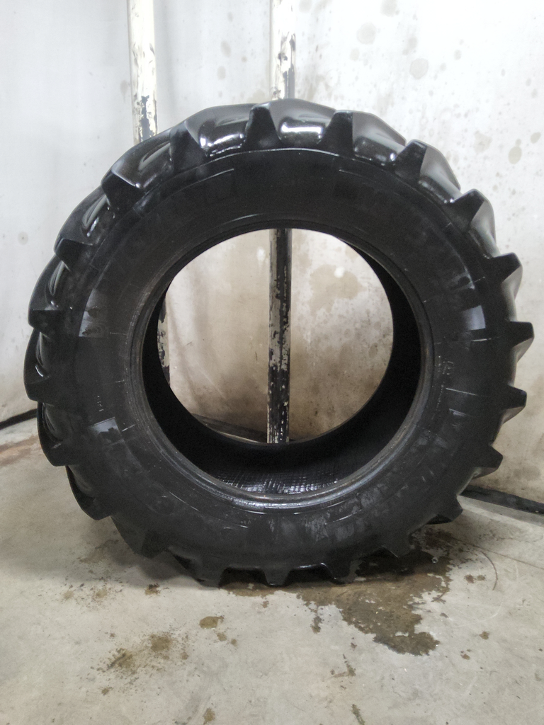 650/65R42 Michelin Multibib R-1W 158D 80%