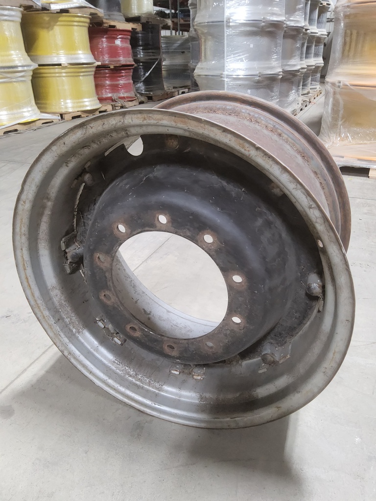 15"W x 28"D, Case IH Silver Mist 8-Hole Rim with Clamp/Loop Style