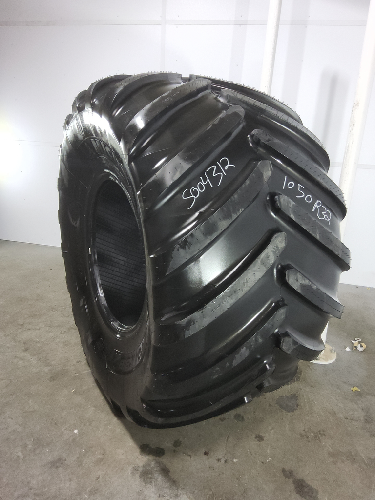 1050/50R32 Michelin MegaXBib 2 (M28) R-1W 172D 99%