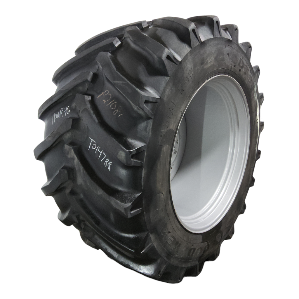 LSW 1100/45R46 Goodyear Farm DT930 R-1W on Case IH Silver Mist 10-Hole Formed Plate 75%