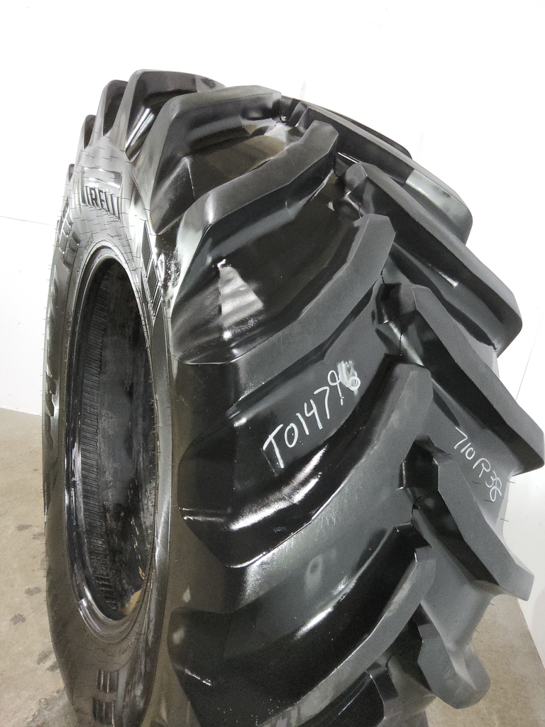 710/70R38 Pirelli PHP70 R-1W 171B 85%