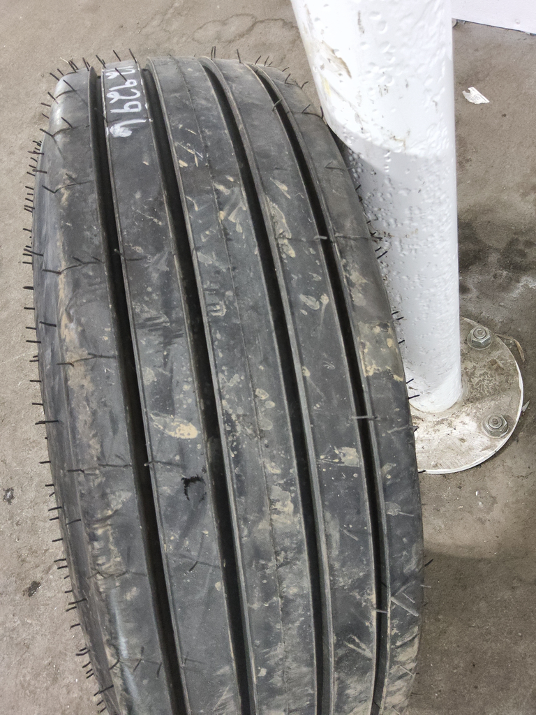 9.5/L-15 Goodyear Farm FI Highway Service I-1 D (8 Ply), 99%