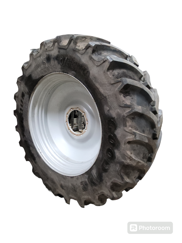 LSW 710/65R46 Goodyear Farm OptiTorque R-1 on Case IH Silver Mist 10-Hole Formed Plate (copy)