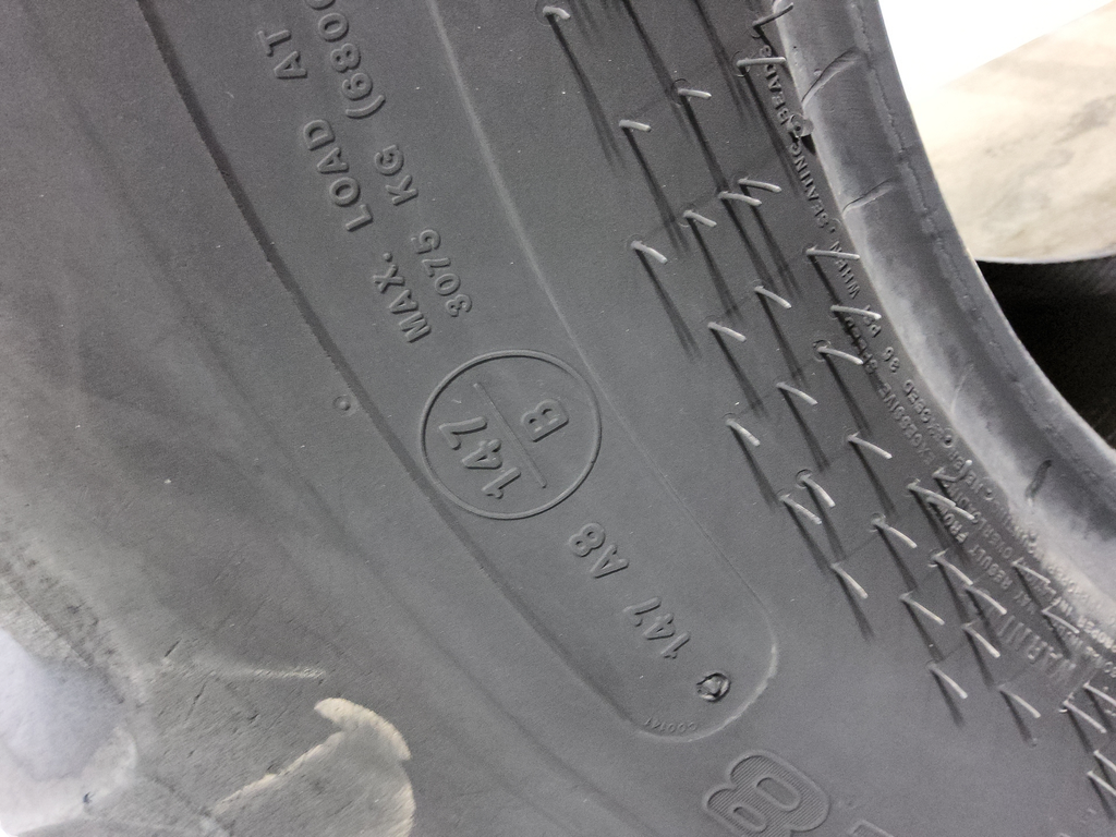 600/65R28 Goodyear Farm DT820 Super Traction R-1W 147B 75%