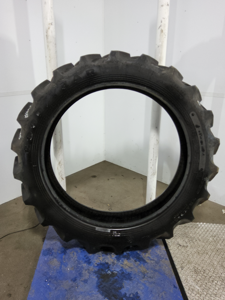 320/80R42 Goodyear Farm DT800 Super Traction R-1W 141B 99%