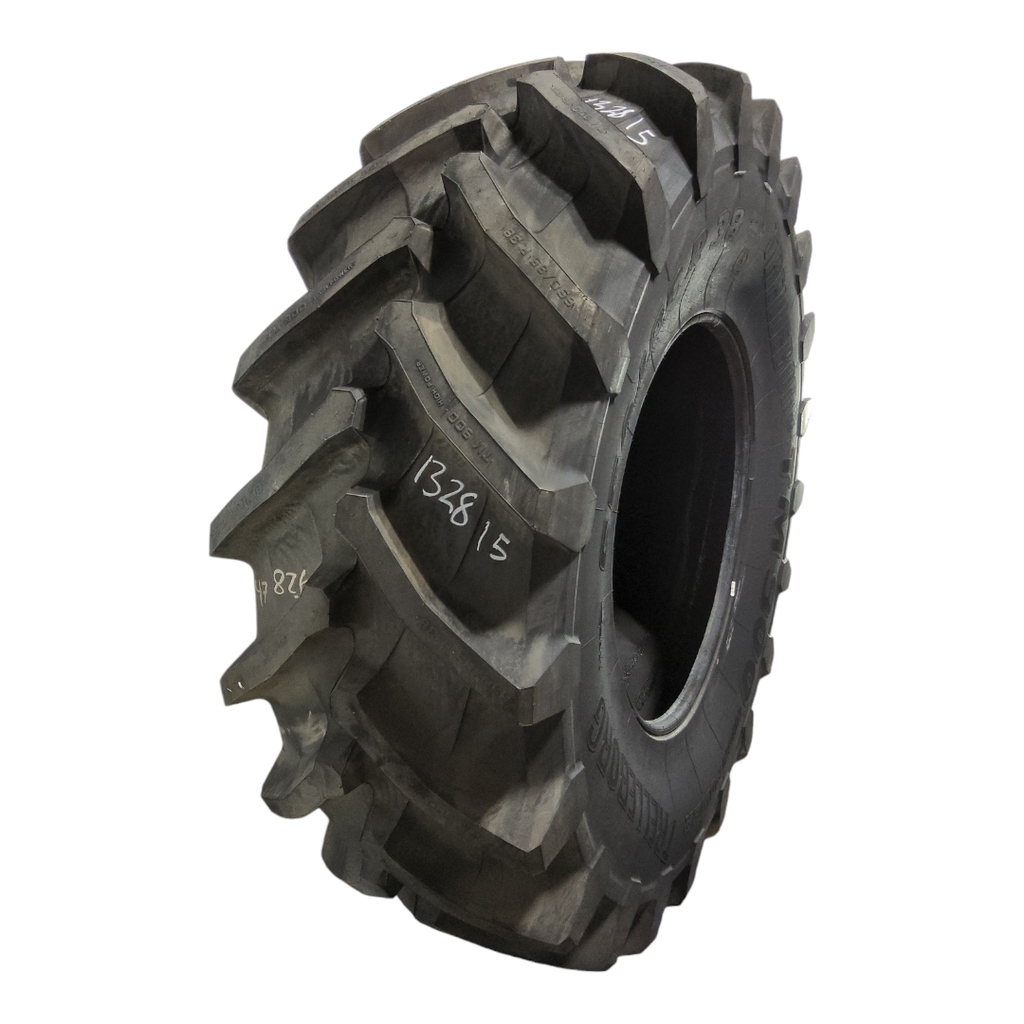 650/85R38 Trelleborg TM900 High Power R-1W 173D 99%