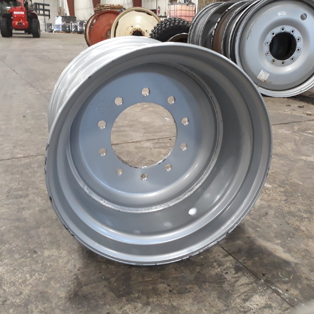 16"W x 22.5"D, Case IH Silver Mist 10-Hole Hub Pilot