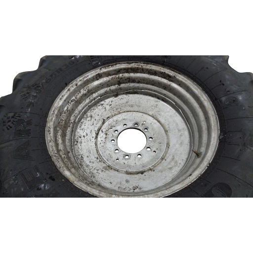 [WT004094-NRW-Z] 15"W x 30"D, Case IH Silver Mist 10-Hole Formed Plate